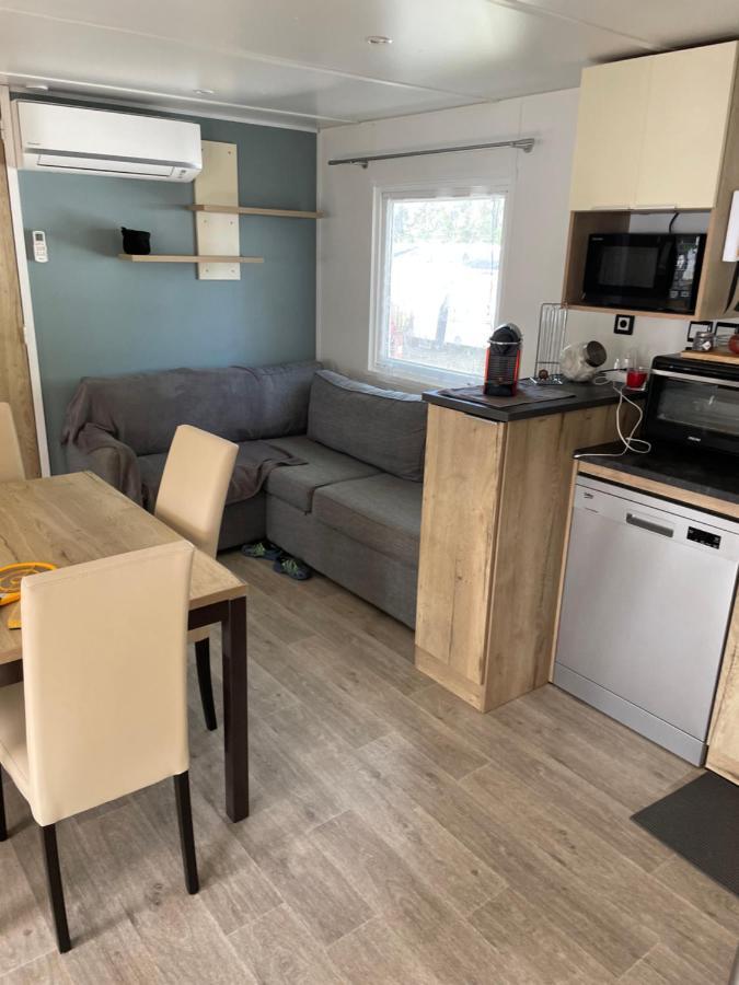Mobil Home 6 Personnes Camping 4 Etoiles Bonne Anse La Palmyre Les Mathes Oda fotoğraf